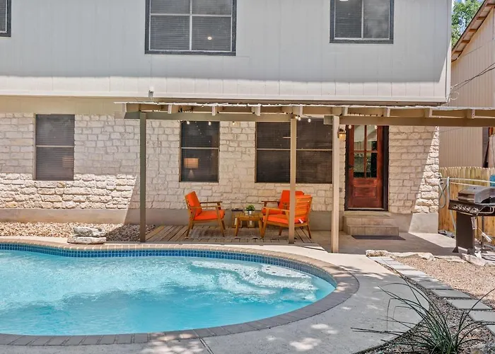 Poolside Oasis, Peaceful Retreat -20 Min To Austin Holiday home