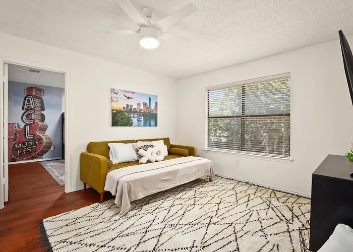 Poolside Oasis, Peaceful Retreat -20 Min To Austin Round Rock