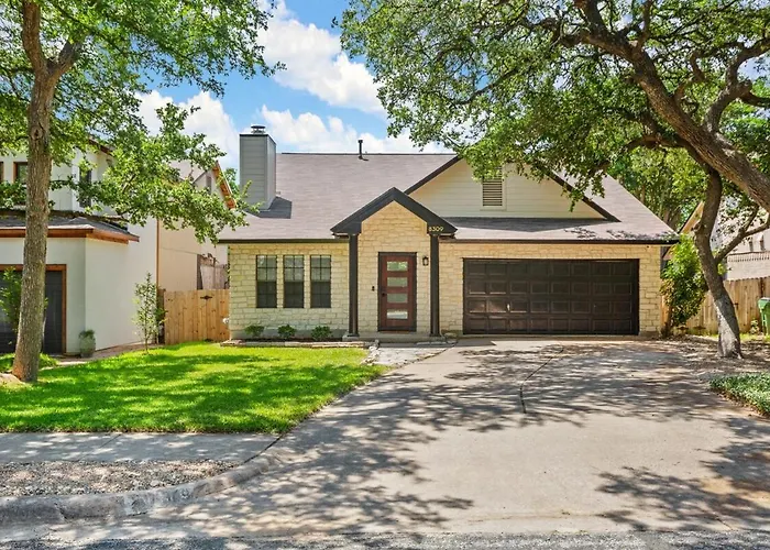 Poolside Oasis, Peaceful Retreat -20 Min To Austin * Round Rock