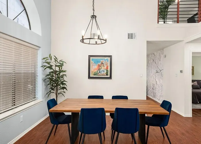 Poolside Oasis, Peaceful Retreat -20 Min To Austin * Round Rock